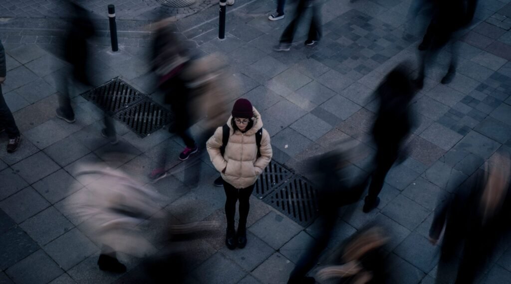 Online Dating Tips for Men Standing Out in a Crowded Market - Synglee
