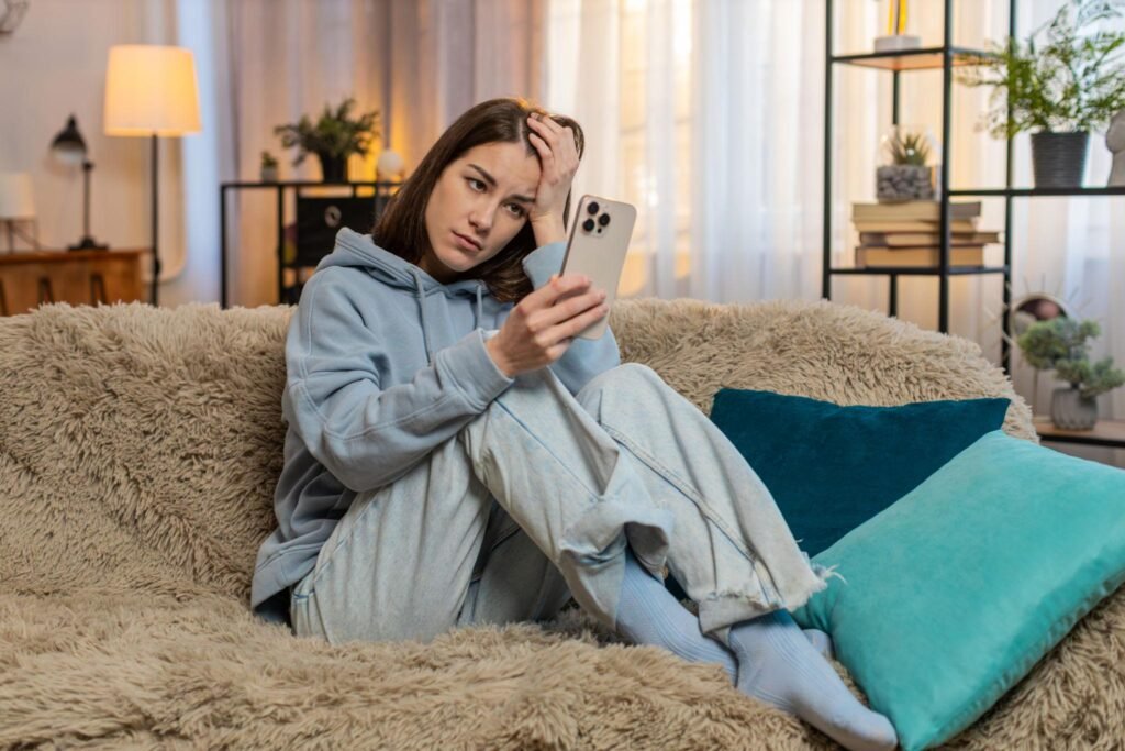 Tired of Dating Apps 7 Ways to Deal With Dating App Fatigue- Synglee